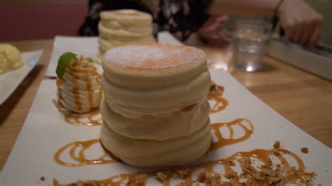 Japanese Soufflé Pancakes スフレパンケーキ • Just。